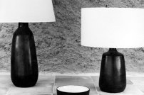Deux lampes avec abat-jours, ravier rond (?), c. 1965.