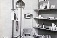 Dans un salon parisien (des ateliers d'art ou des arts ménagers ?), début des années 60.