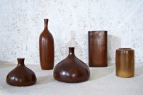 Vases "figues", rectangulaire et cylindrique, bouteille soliflore, c. 1980.
