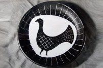 Plat rond avec décor d'oiseau, c. 1955.